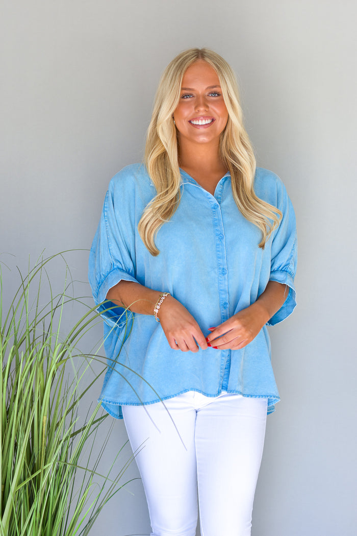 oversized high-low button up top with 3/4 length sleeves